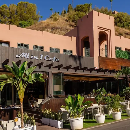 Stunning Views Of Mountains, Sea, Golf And Appartement