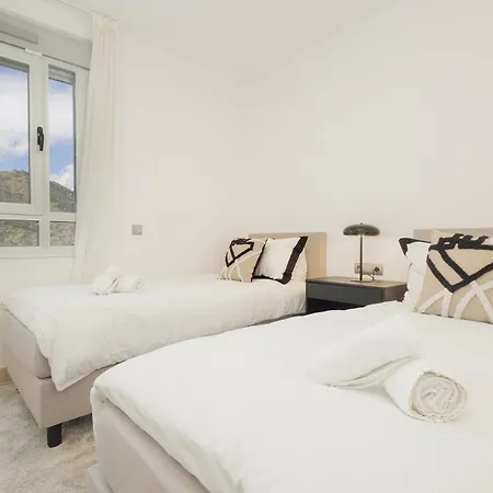 Stunning Views Of Mountains, Sea, Golf And Appartement Benahavís