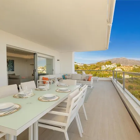 Stunning Views Of Mountains, Sea, Golf And Apartment Benahavís